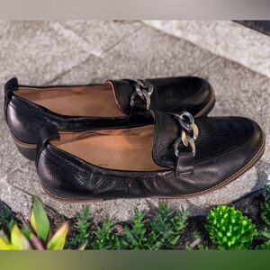 Vionic Black Leather Loafers with Chain Detail , Size‎ 8.5